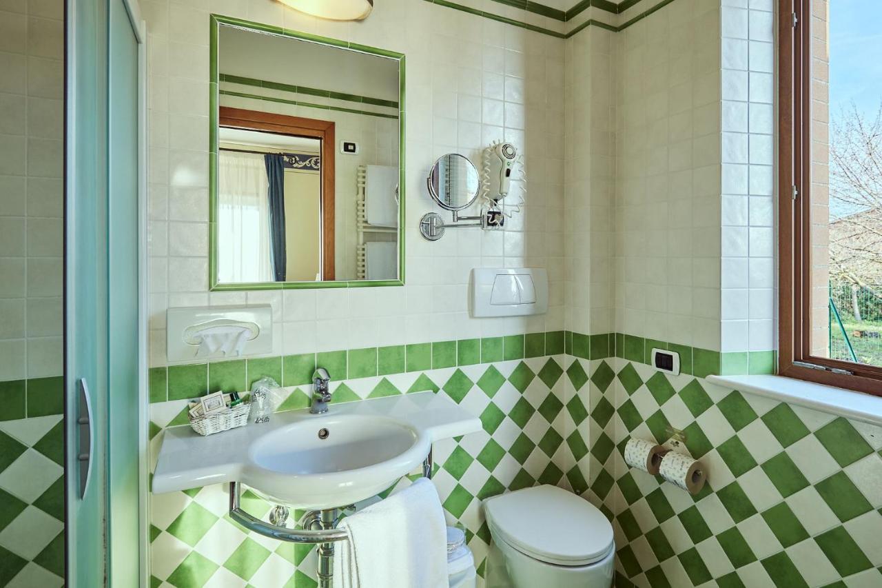 Piccolo Hotel La Valle ปีเอนซา ภายนอก รูปภาพ